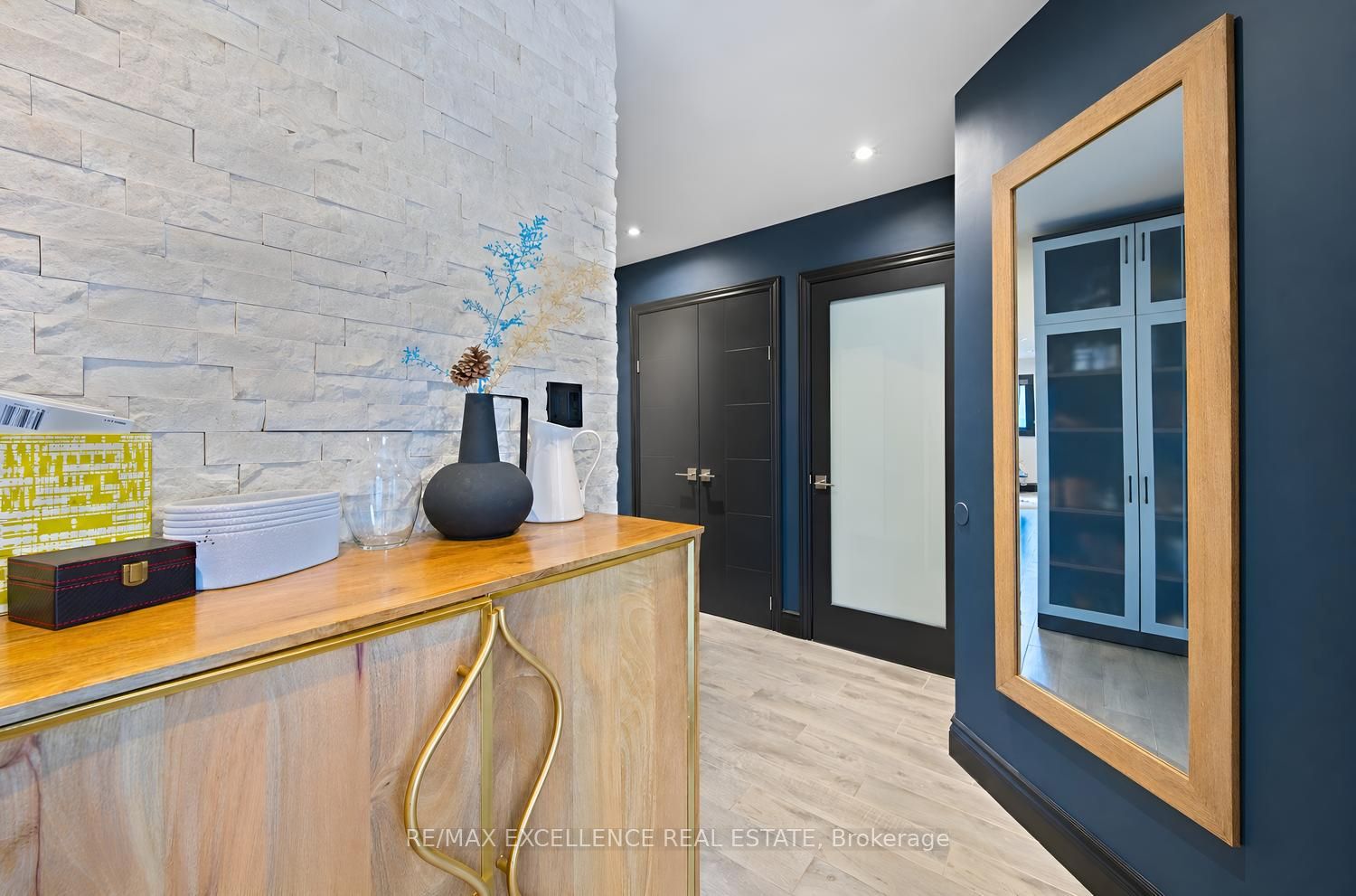 20 Manett Crescent Property Photo 3