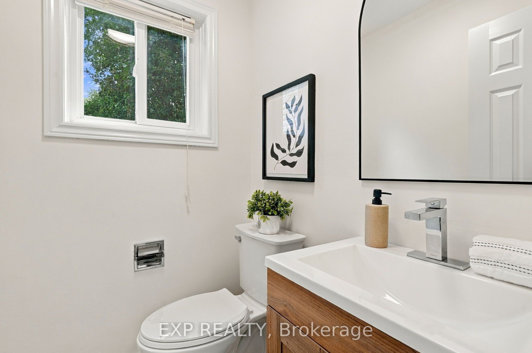491 Tipperton Crescent Property Photo 15