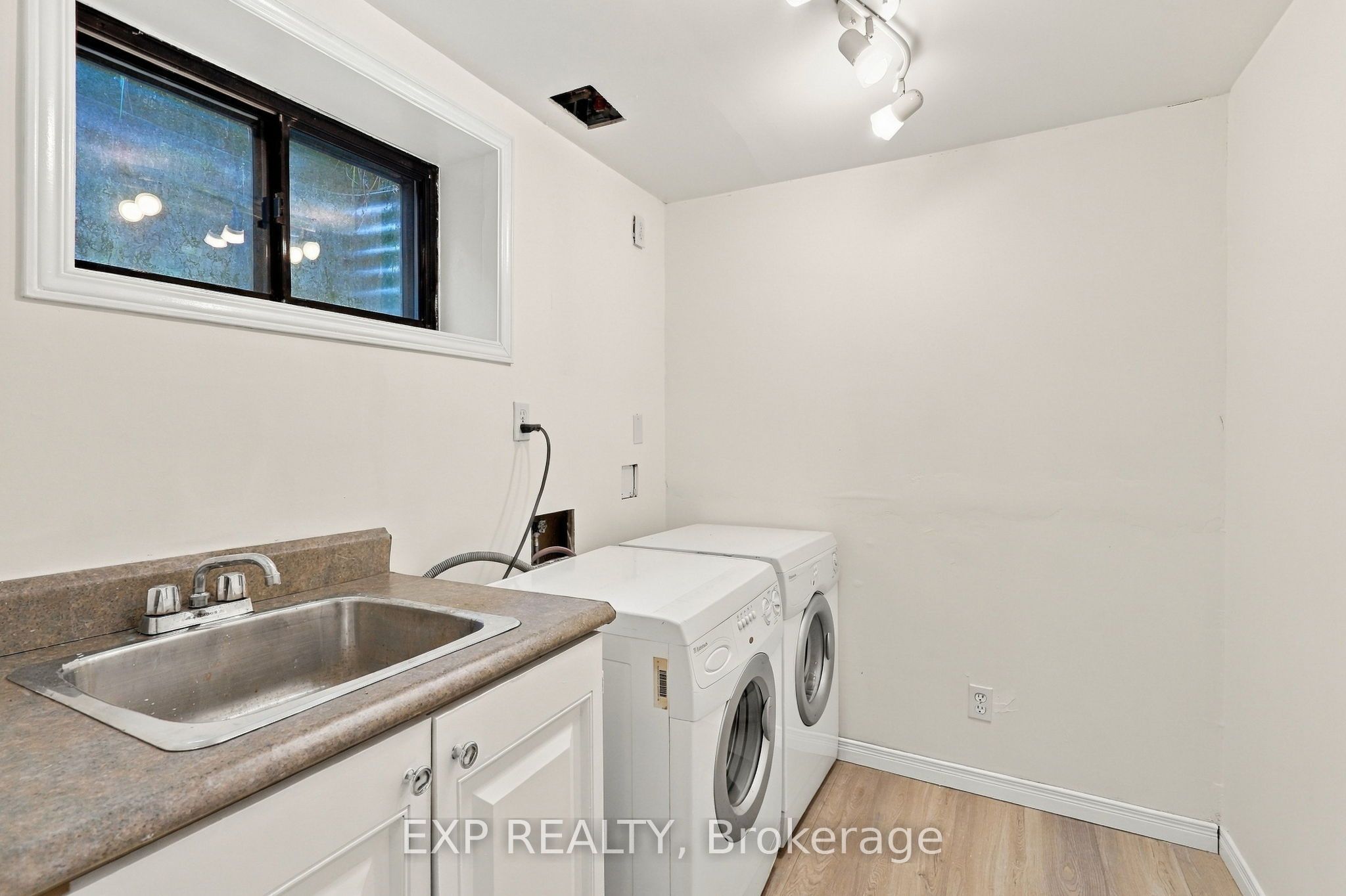 491 Tipperton Crescent Property Photo 41