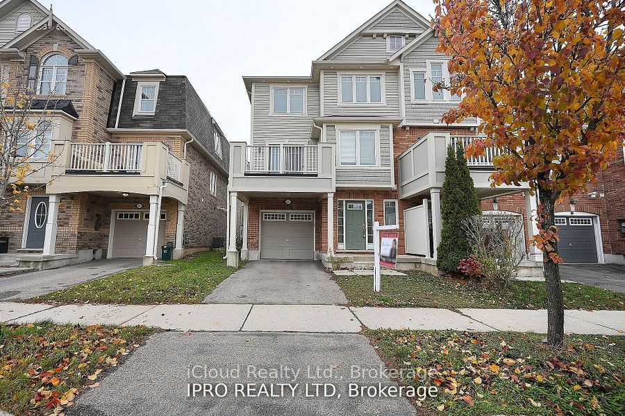 227 Slingsby Landing Property Photo 2