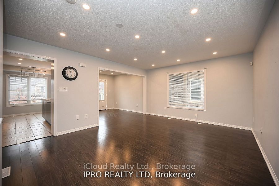 227 Slingsby Landing Property Photo 6