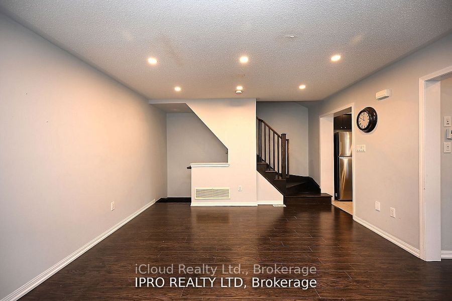 227 Slingsby Landing Property Photo 9