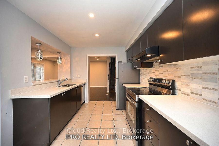 227 Slingsby Landing Property Photo 11