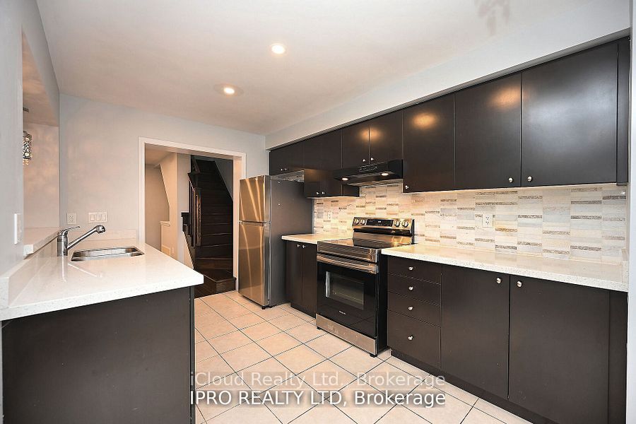 227 Slingsby Landing Property Photo 12