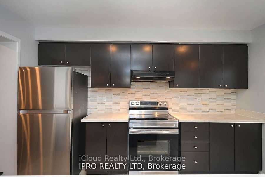 227 Slingsby Landing Property Photo 14
