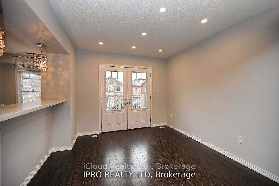 227 Slingsby Landing Property Photo 18