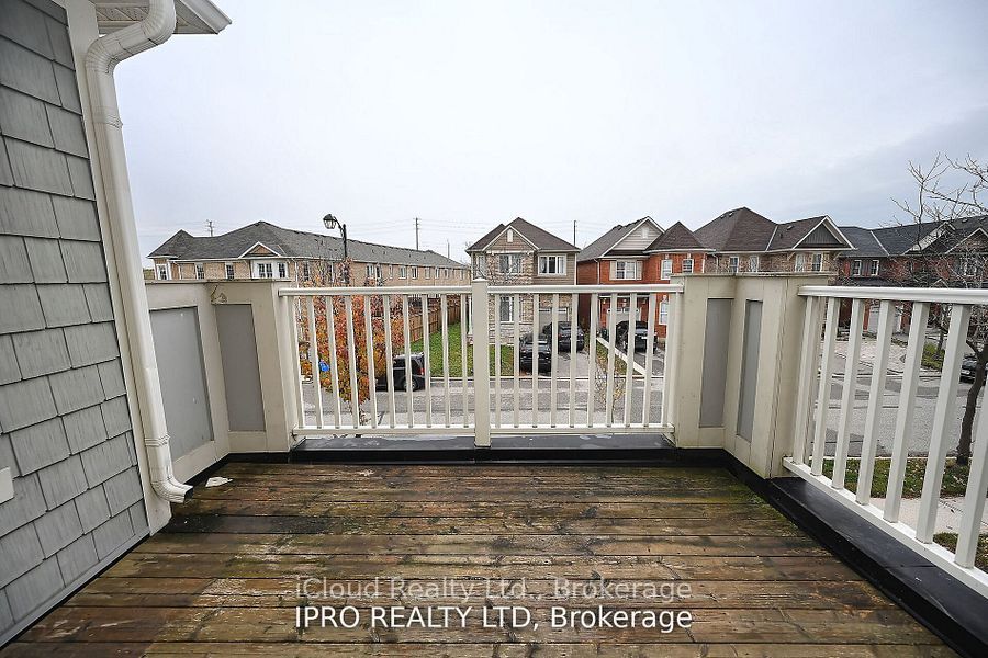 227 Slingsby Landing Property Photo 20
