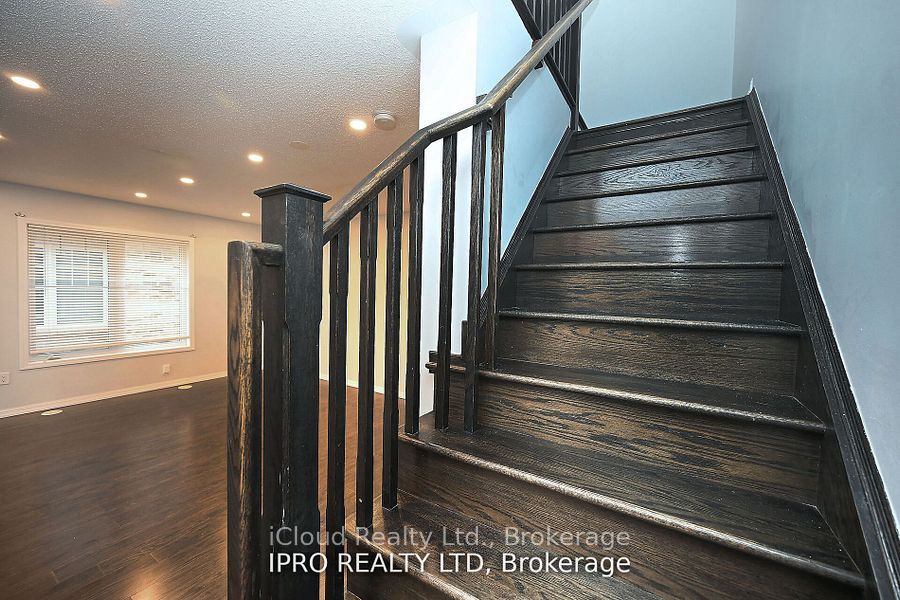 227 Slingsby Landing Property Photo 22