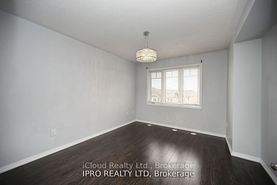 227 Slingsby Landing Property Photo 23
