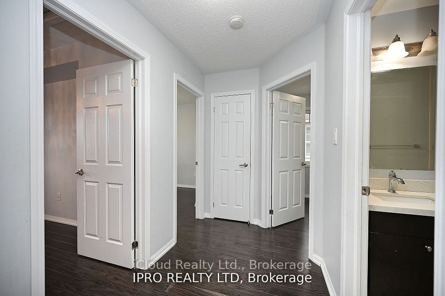 227 Slingsby Landing Property Photo 27