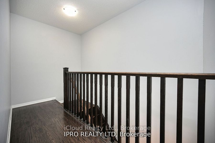227 Slingsby Landing Property Photo 28