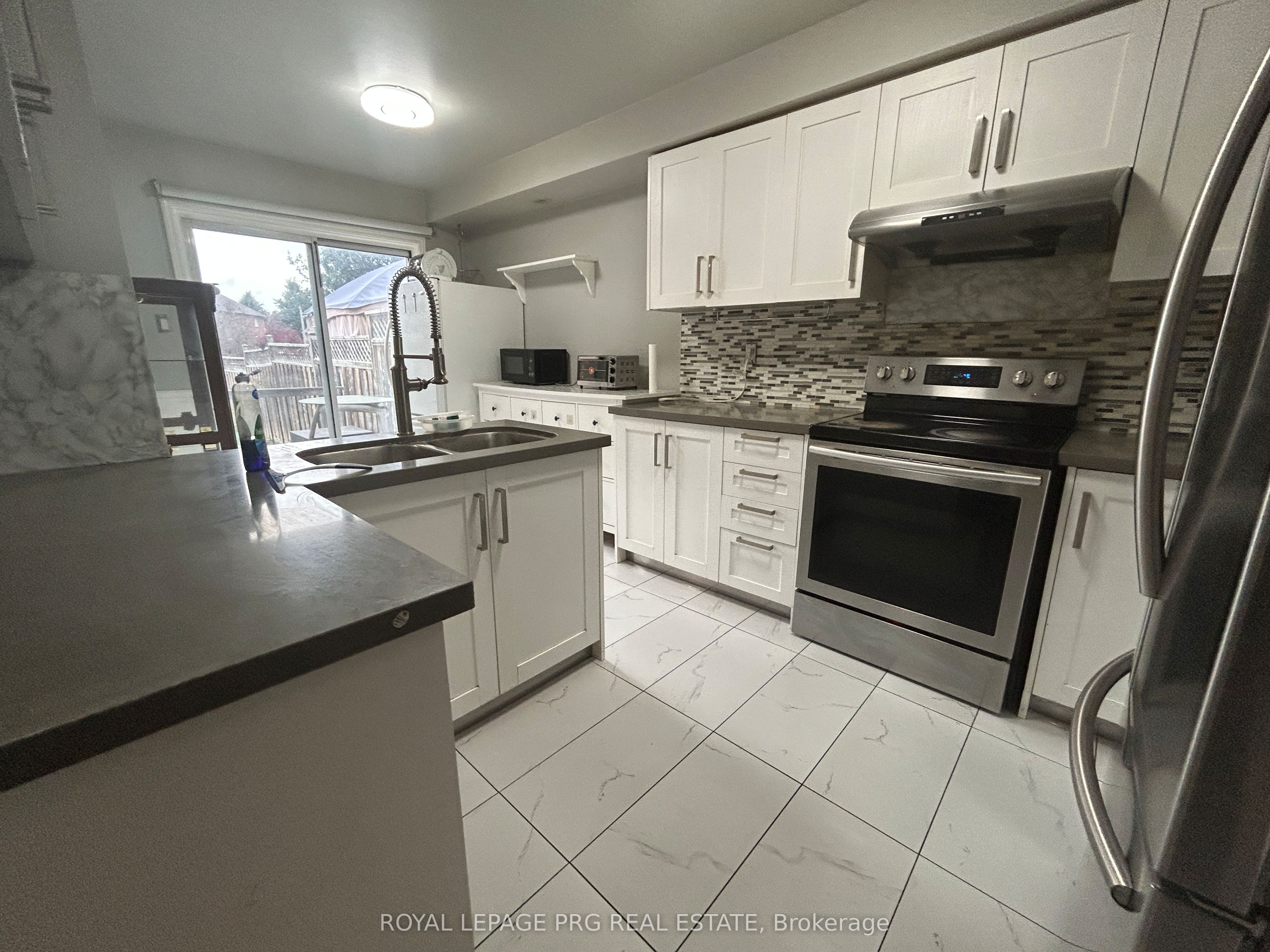126 Rainforest Drive N Property Photo 4