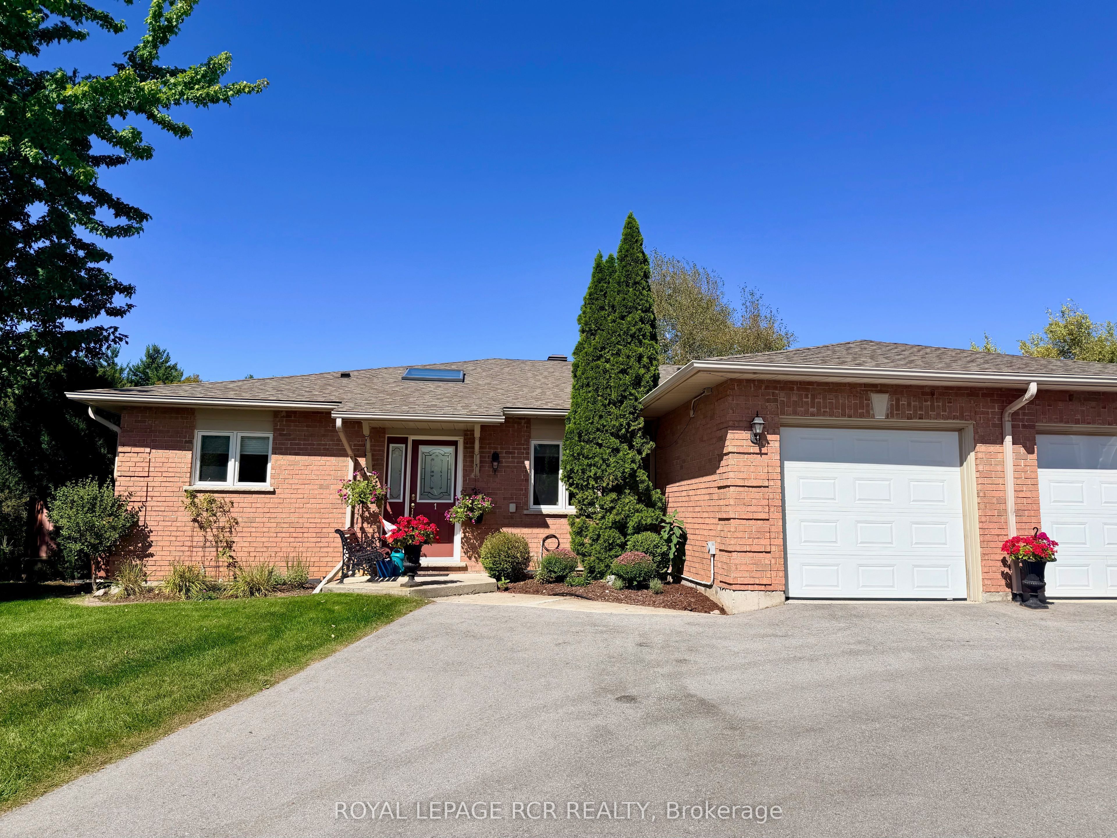 28 Reddington Drive 1 Property Photo 1