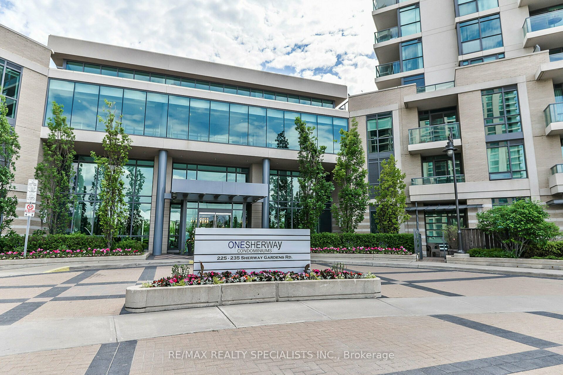 235 Sherway Gardens Road 1609 Property Photo 1