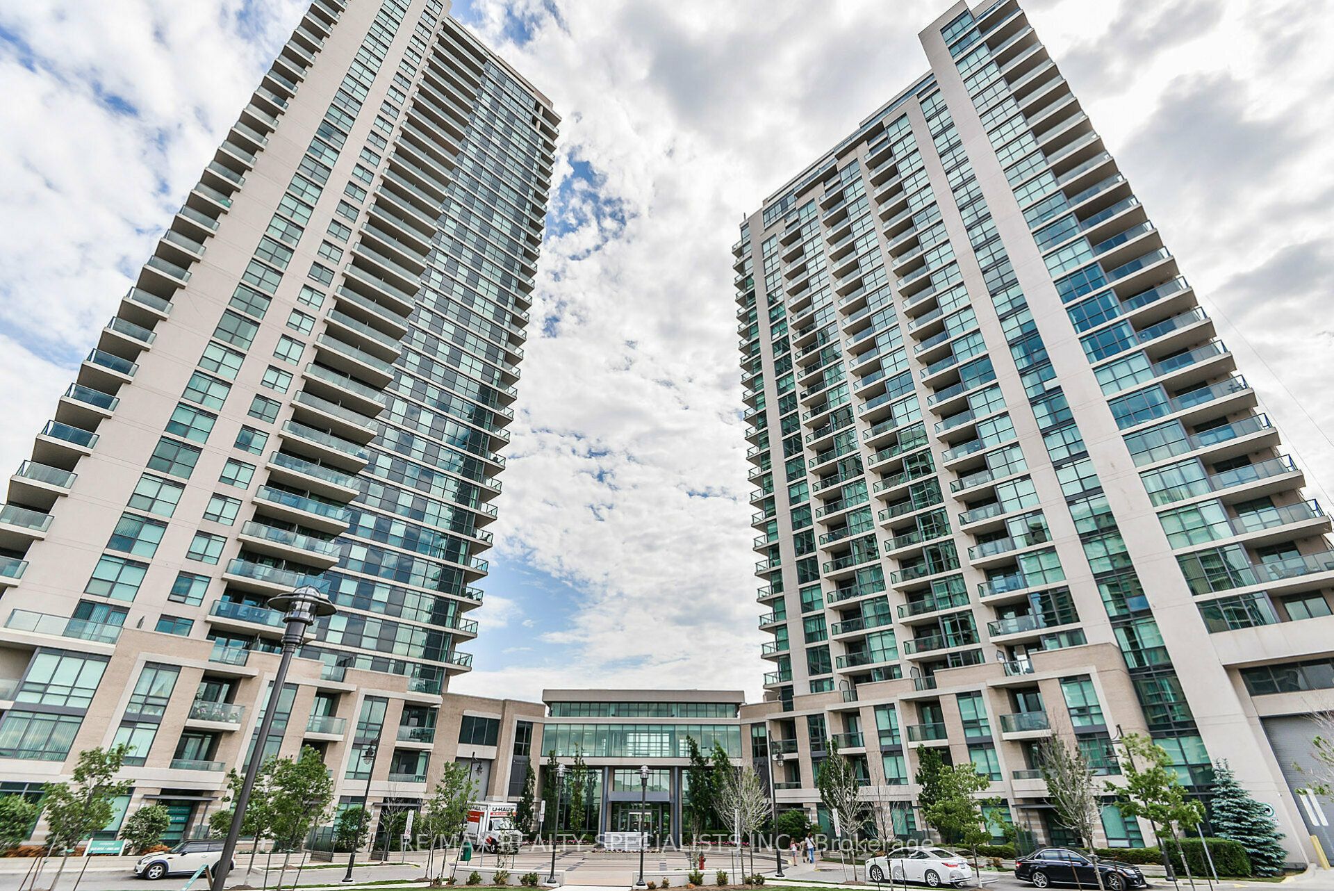 235 Sherway Gardens Road 1609 Property Photo 2