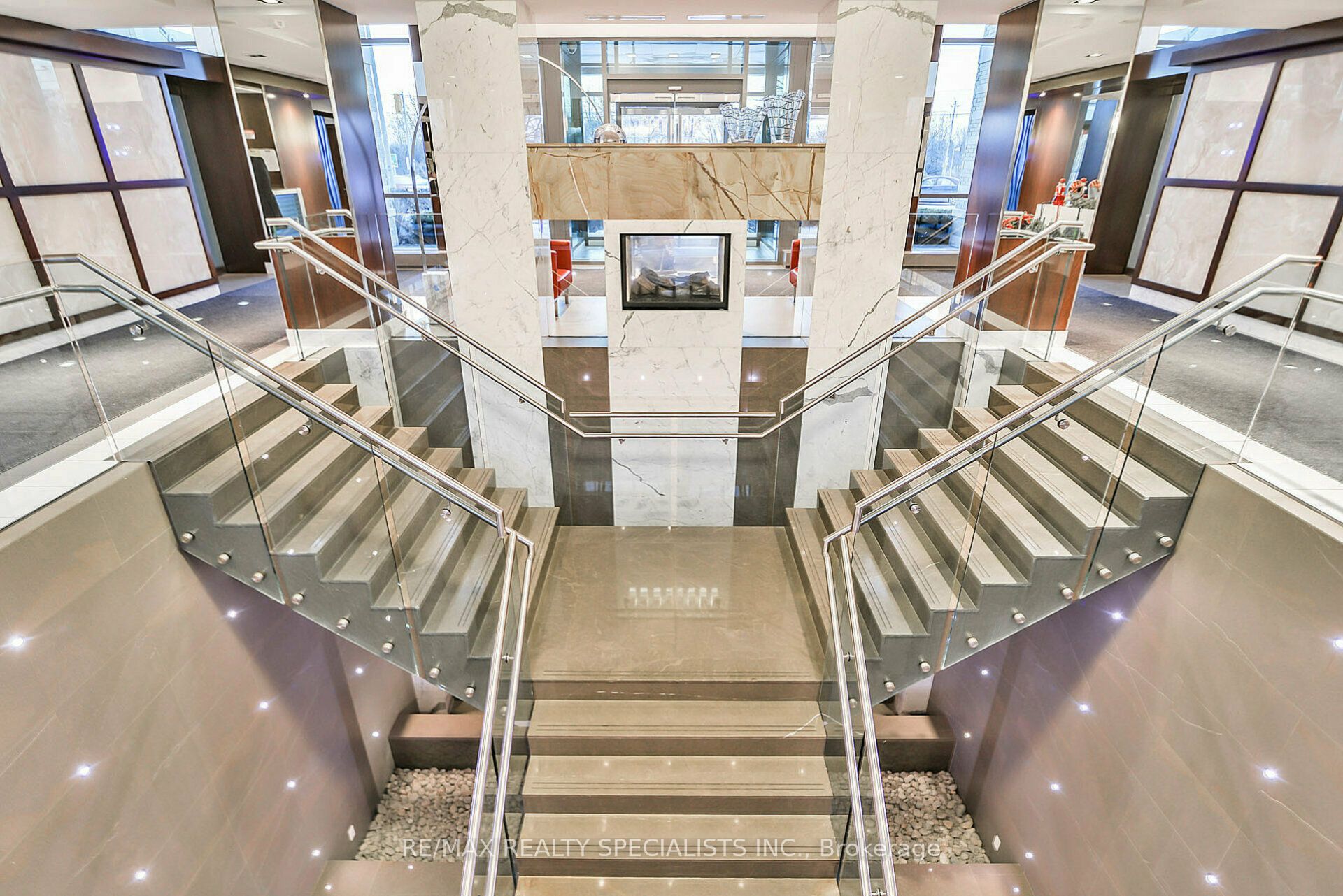 235 Sherway Gardens Road 1609 Property Photo 3