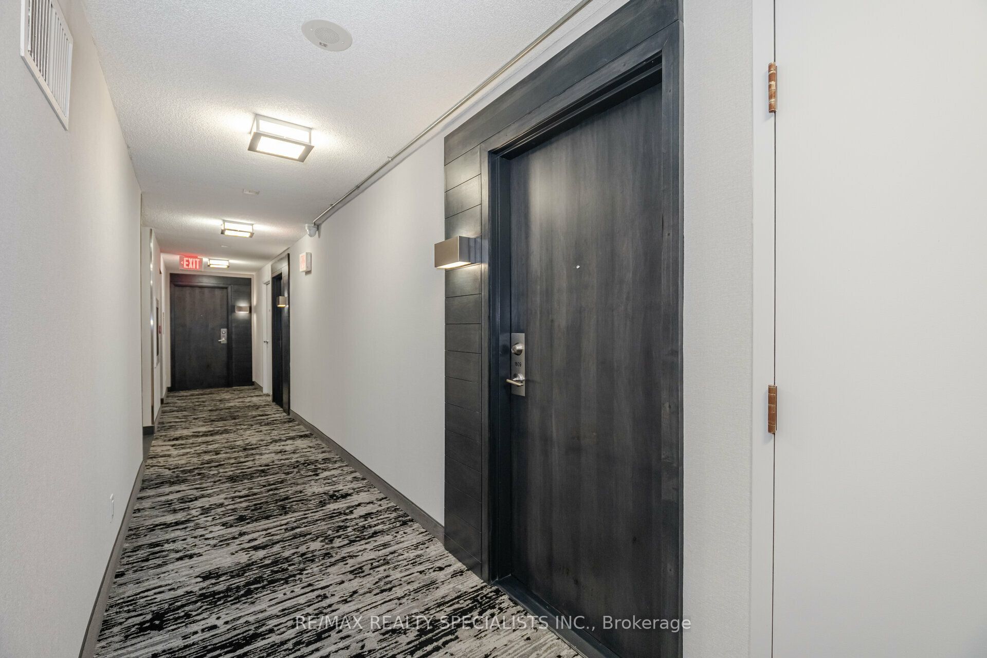 235 Sherway Gardens Road 1609 Property Photo 4