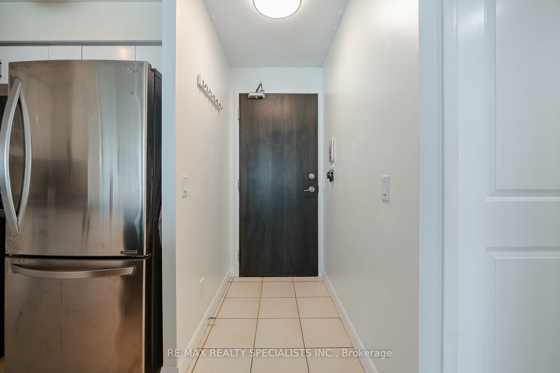 235 Sherway Gardens Road 1609 Property Photo 5