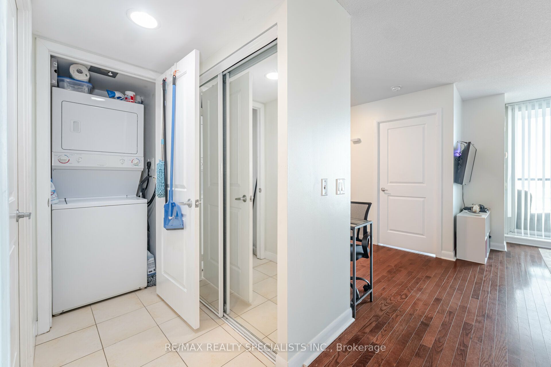 235 Sherway Gardens Road 1609 Property Photo 25