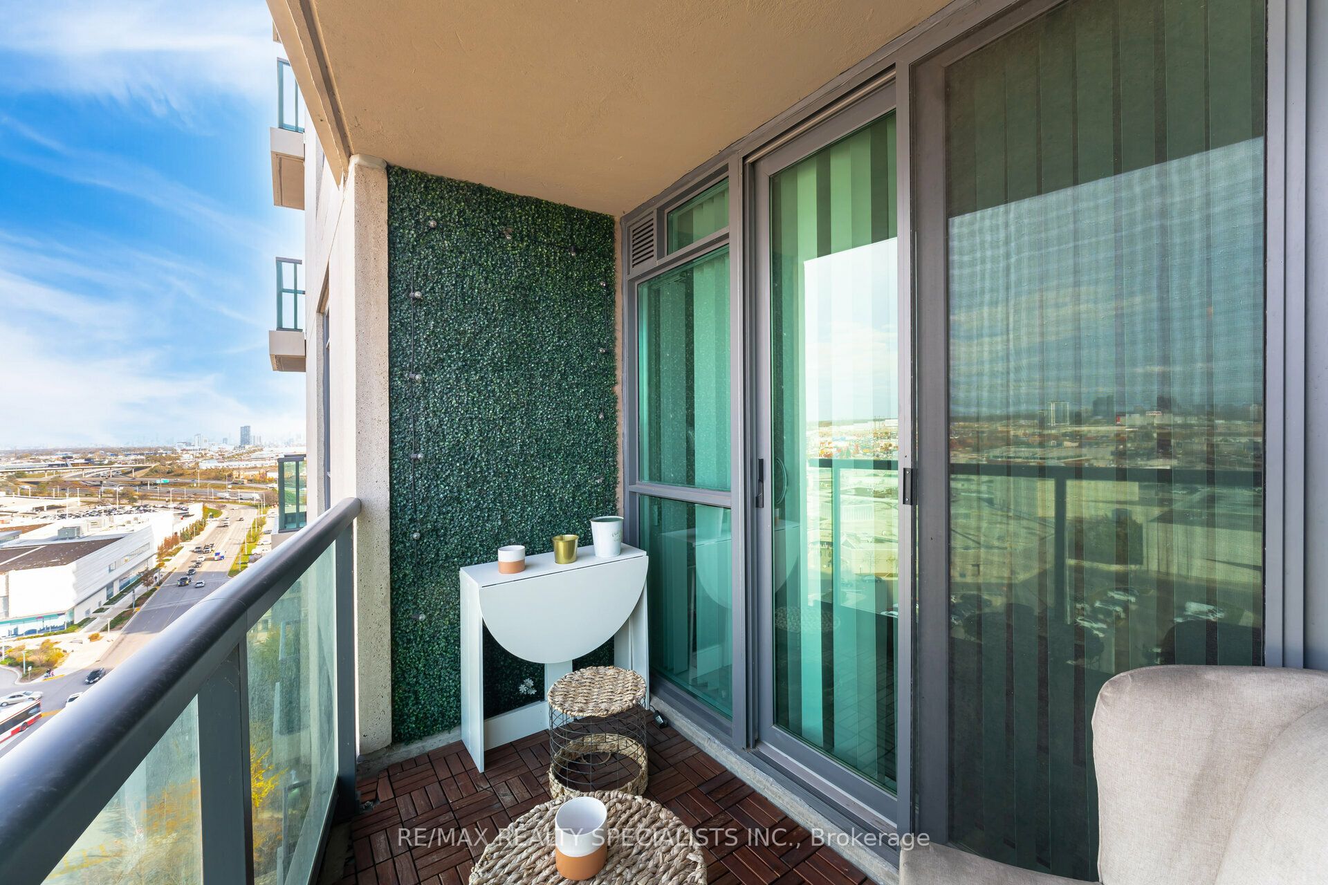 235 Sherway Gardens Road 1609 Property Photo 26