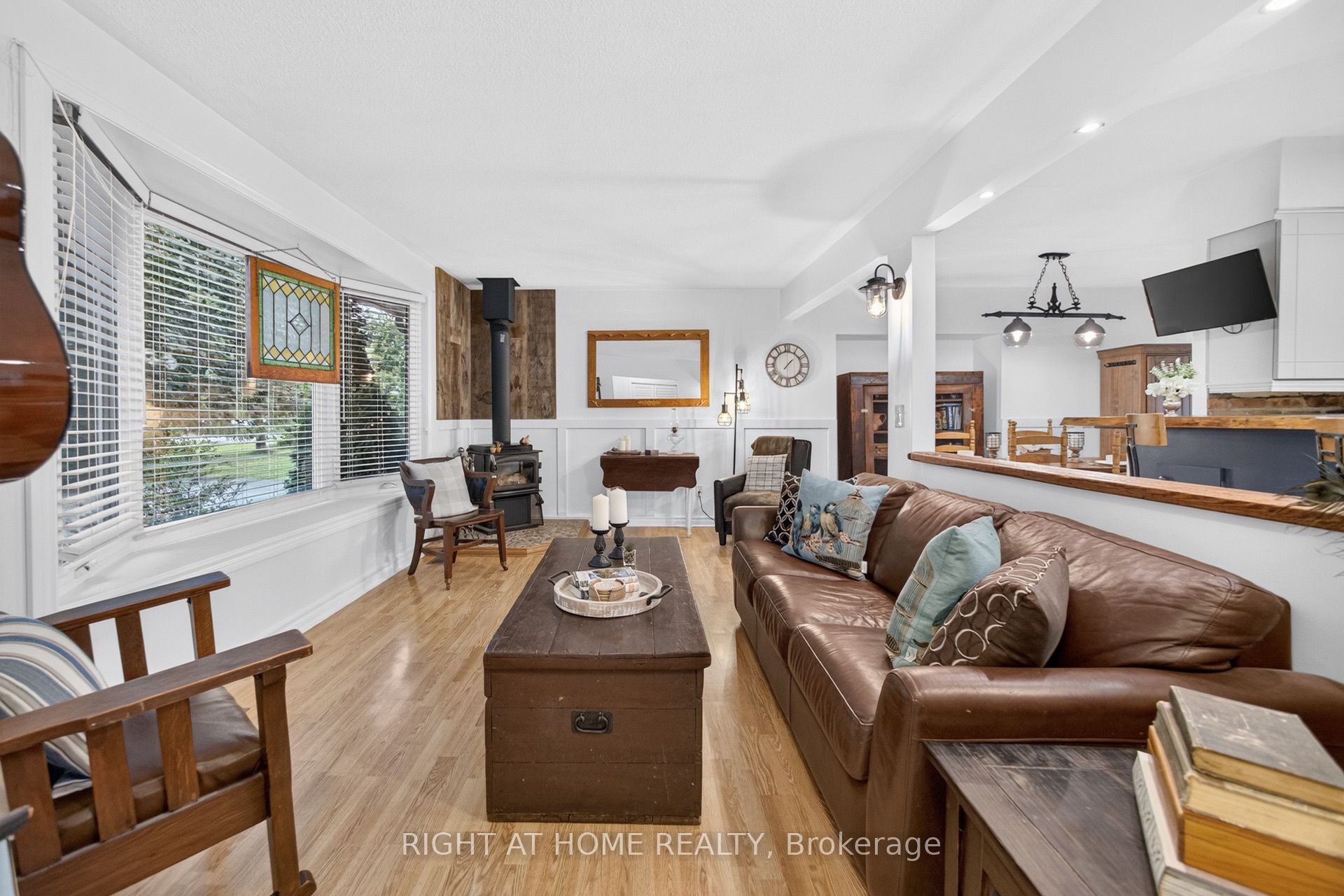 11749 Tenth Line Property Photo 10