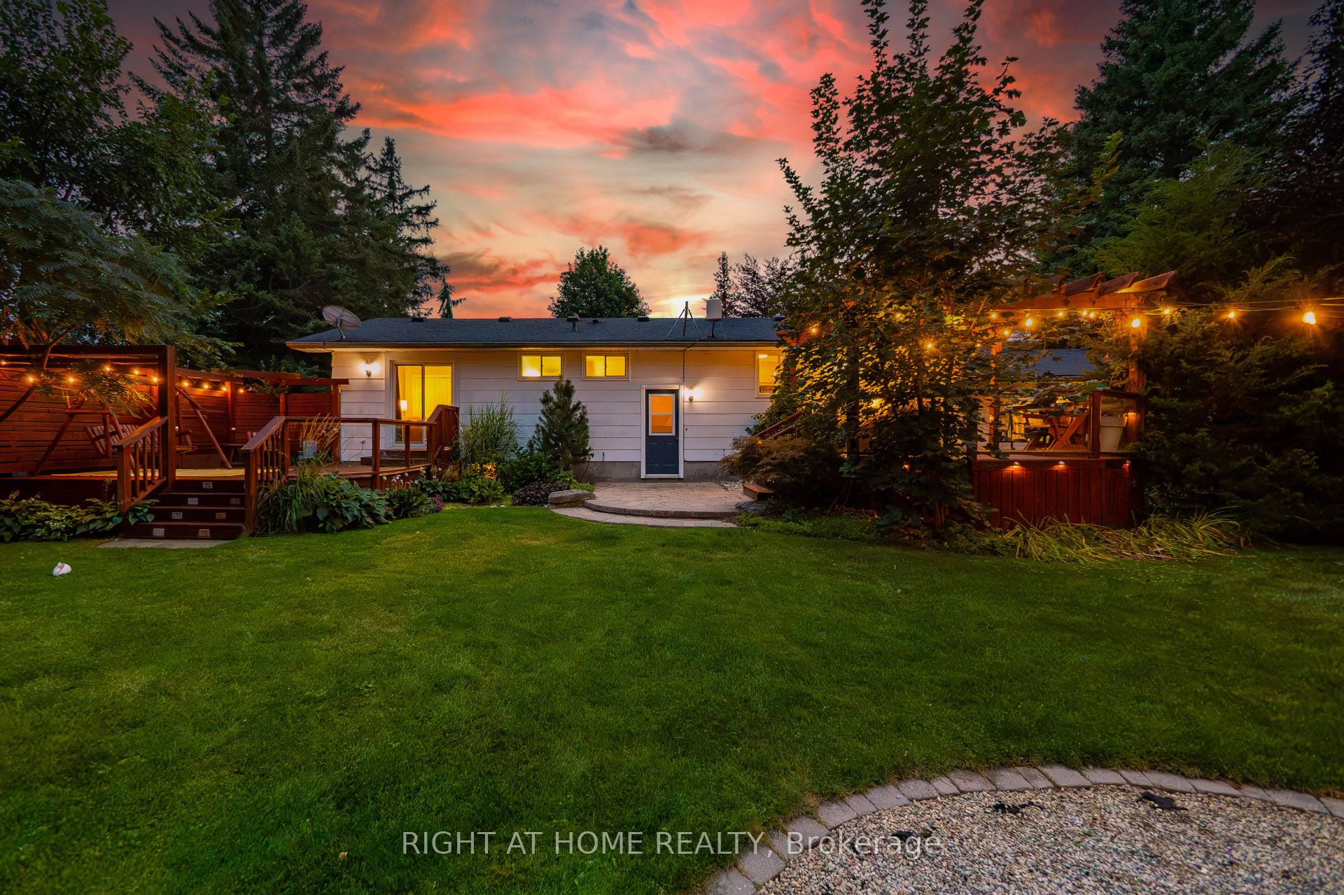 11749 Tenth Line Property Photo 37