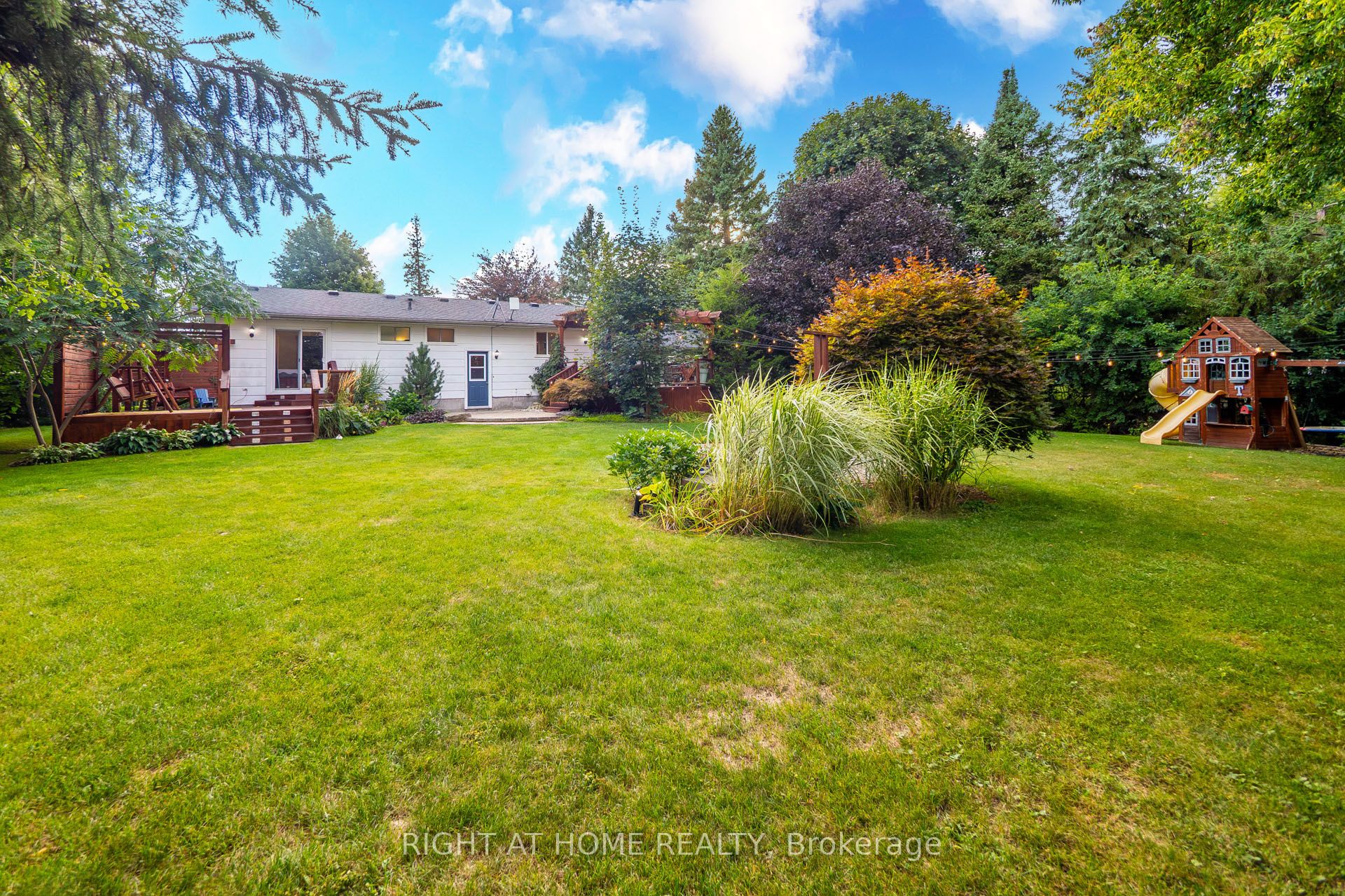 11749 Tenth Line Property Photo 41