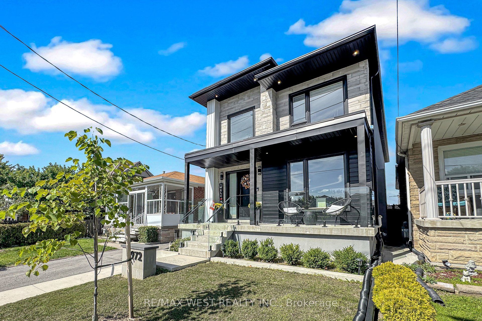 972 Castlefield Avenue Property Photo 1