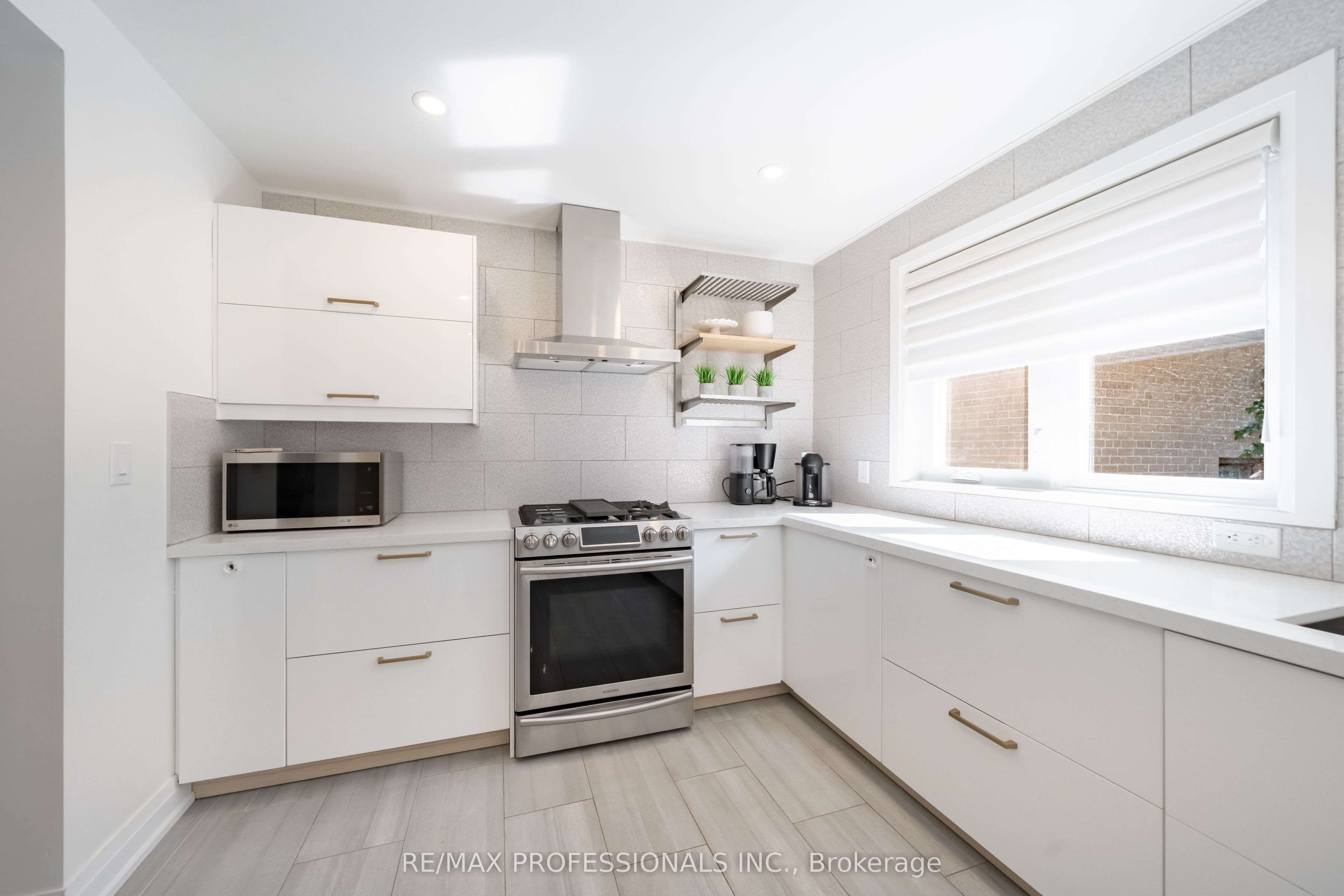 103 West Deane Park Drive Property Photo 14
