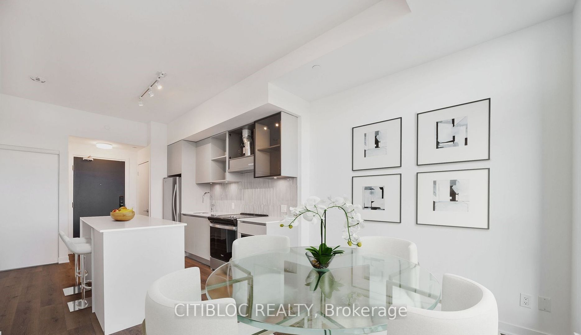 405 Dundas Street W Ph09 Property Photo 4
