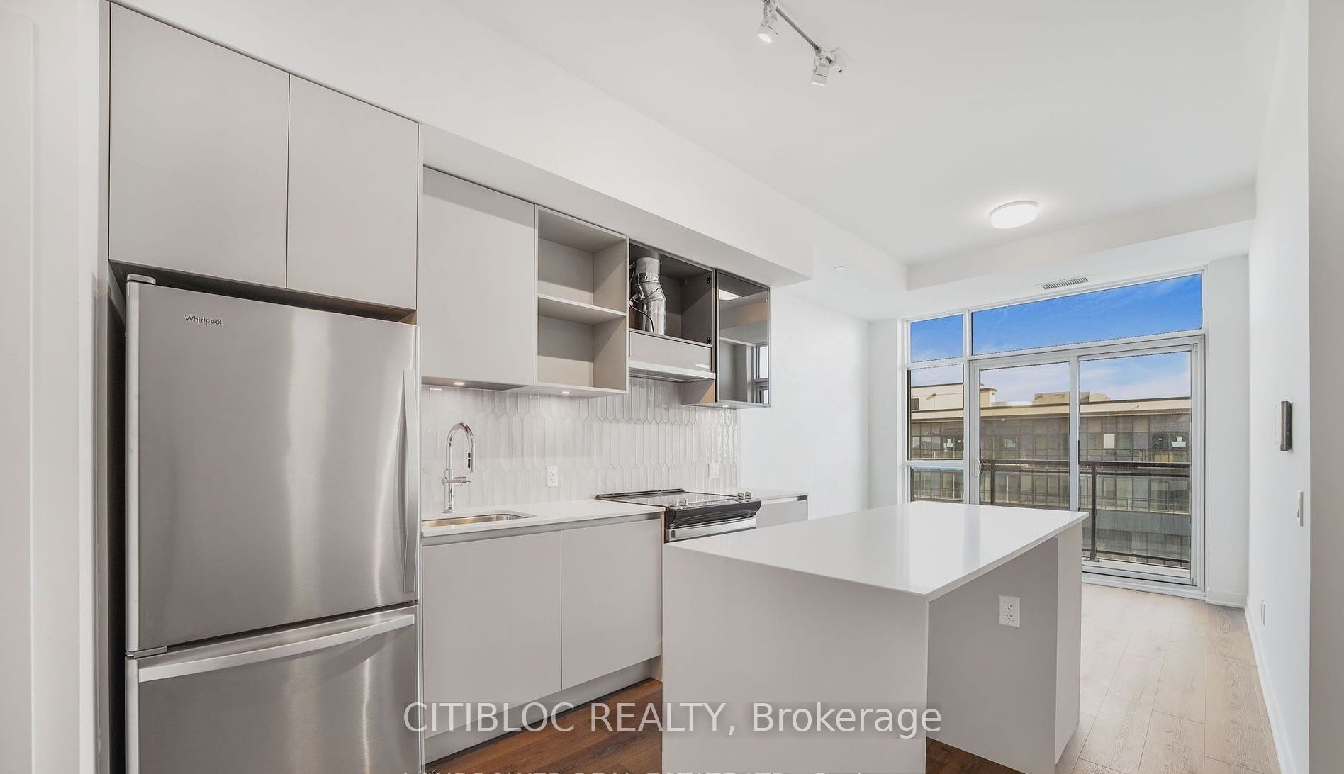 405 Dundas Street W Ph09 Property Photo 5