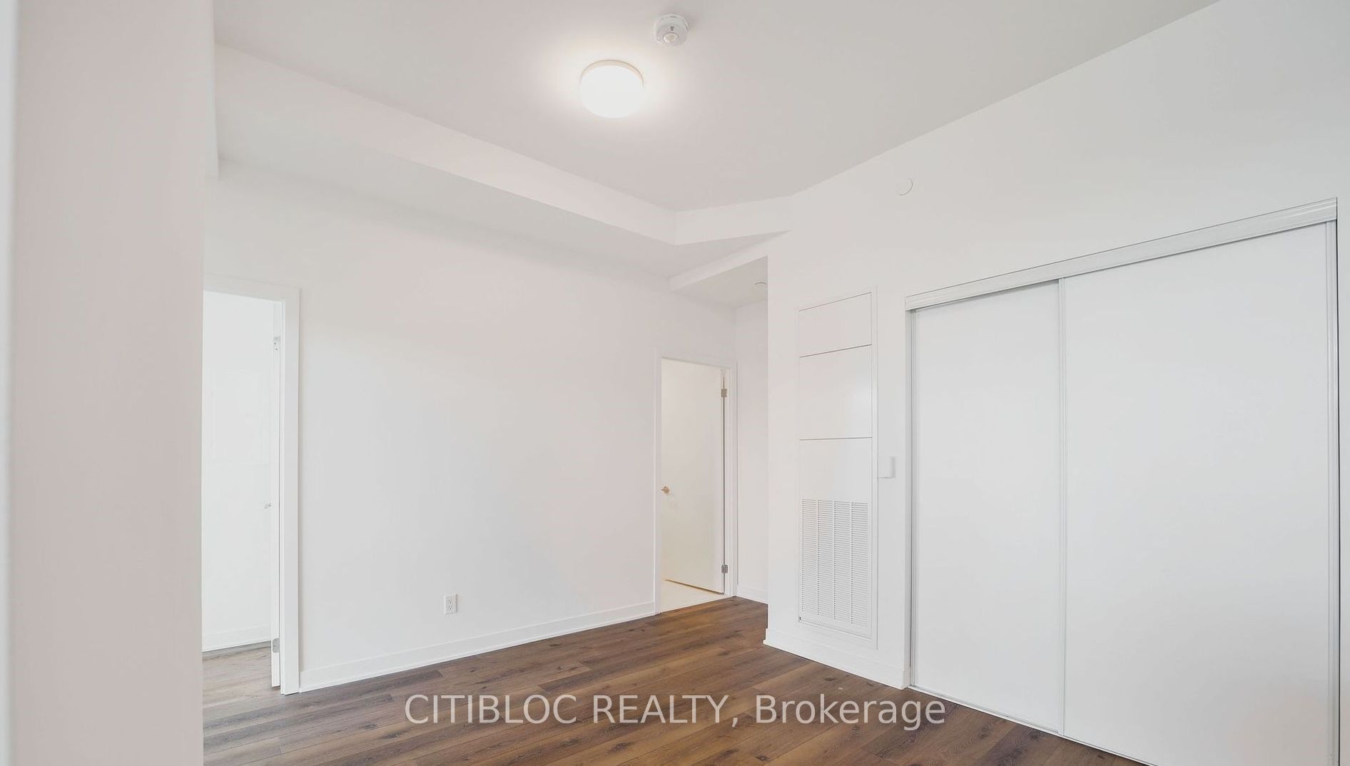 405 Dundas Street W Ph09 Property Photo 19