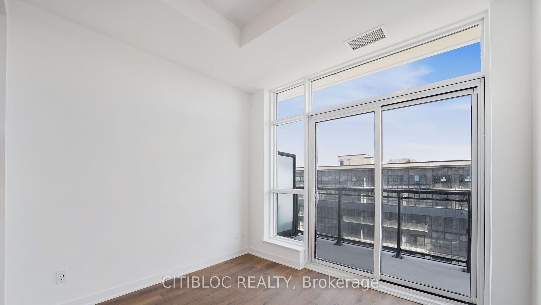 405 Dundas Street W Ph09 Property Photo 21