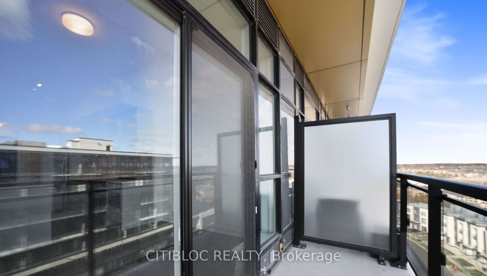 405 Dundas Street W Ph09 Property Photo 23