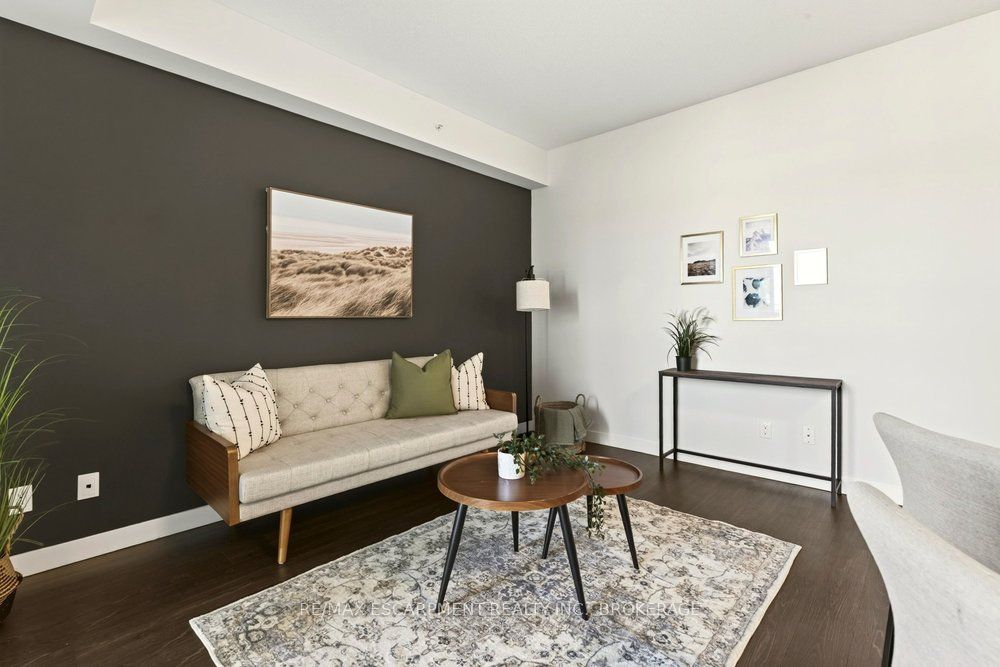 2087 Fairview Street 702 Property Photo 7