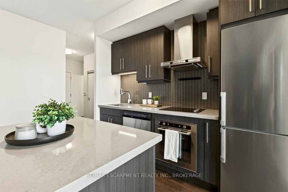 2087 Fairview Street 702 Property Photo 11