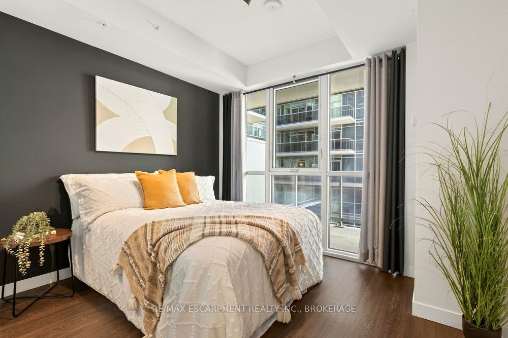 2087 Fairview Street 702 Property Photo 17