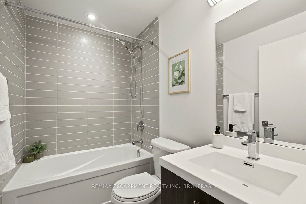 2087 Fairview Street 702 Property Photo 21