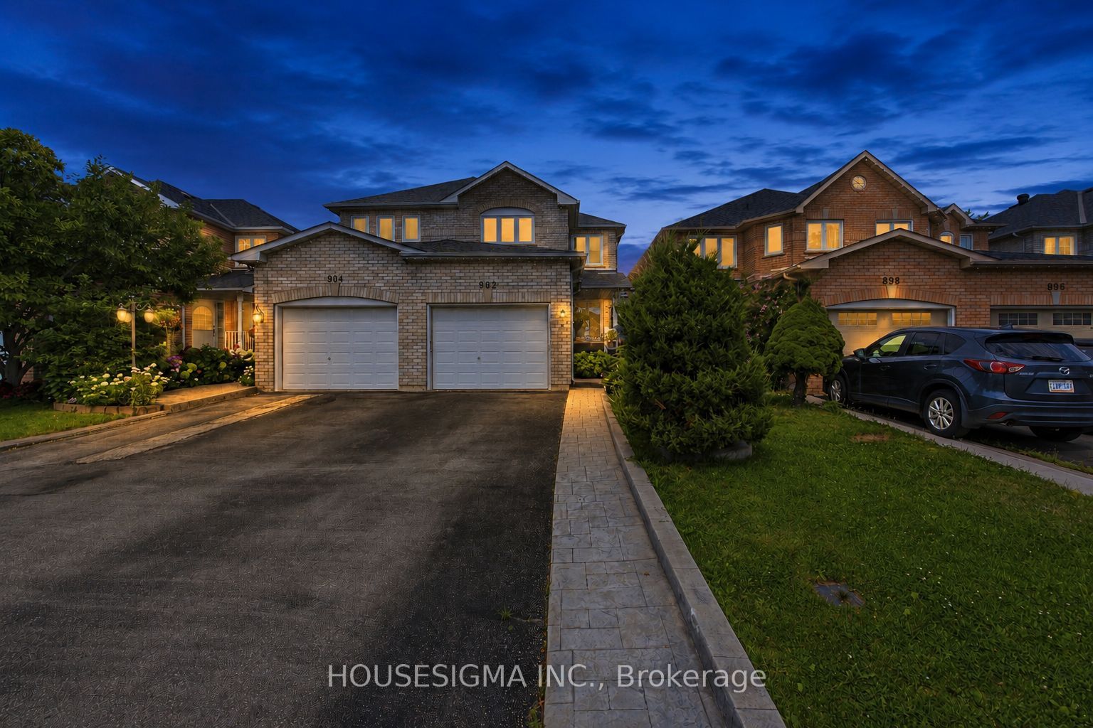 902 Applecroft Circle Property Photo 1
