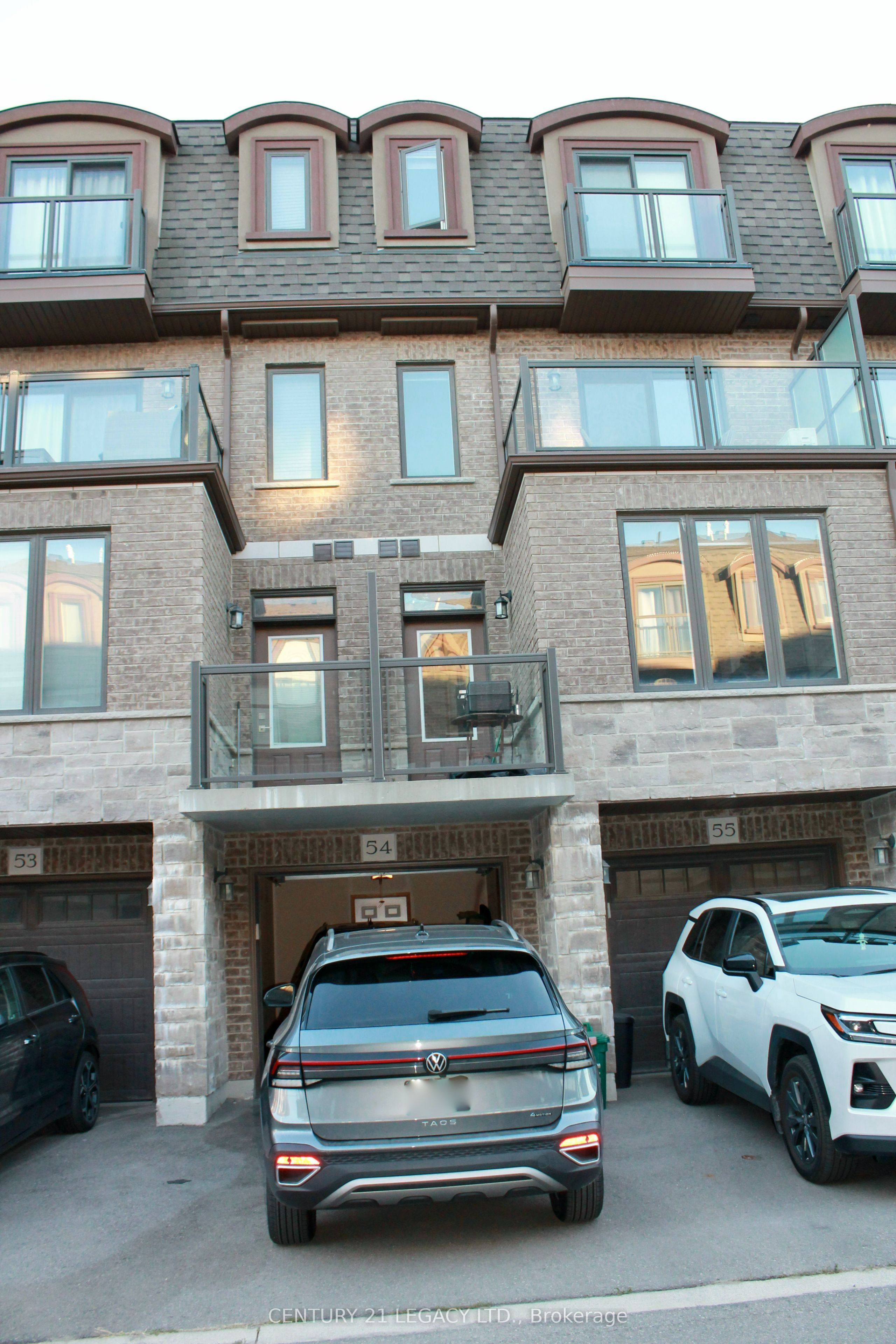 445 Ontario Street E 54 Property Photo 1