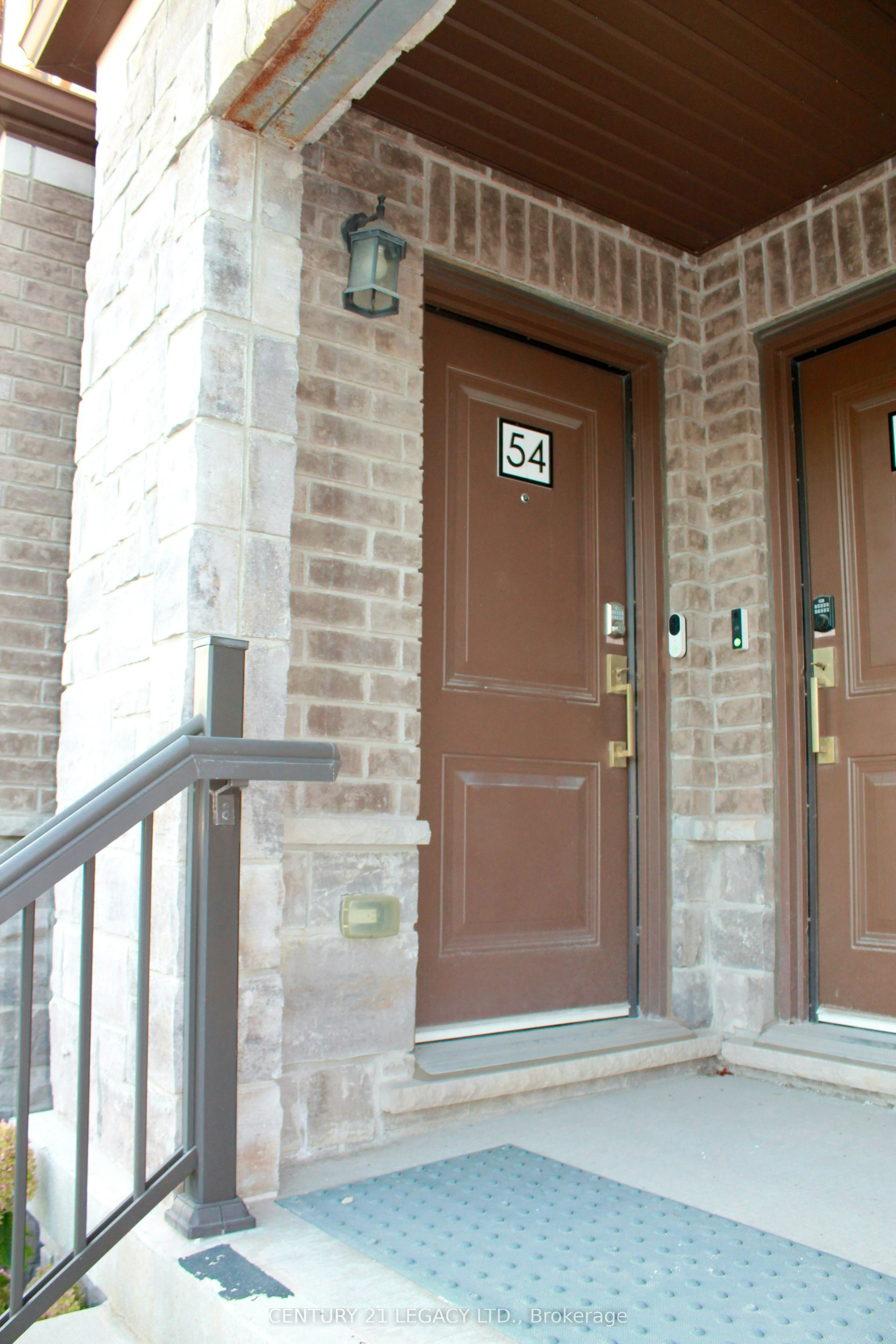 445 Ontario Street E 54 Property Photo 2