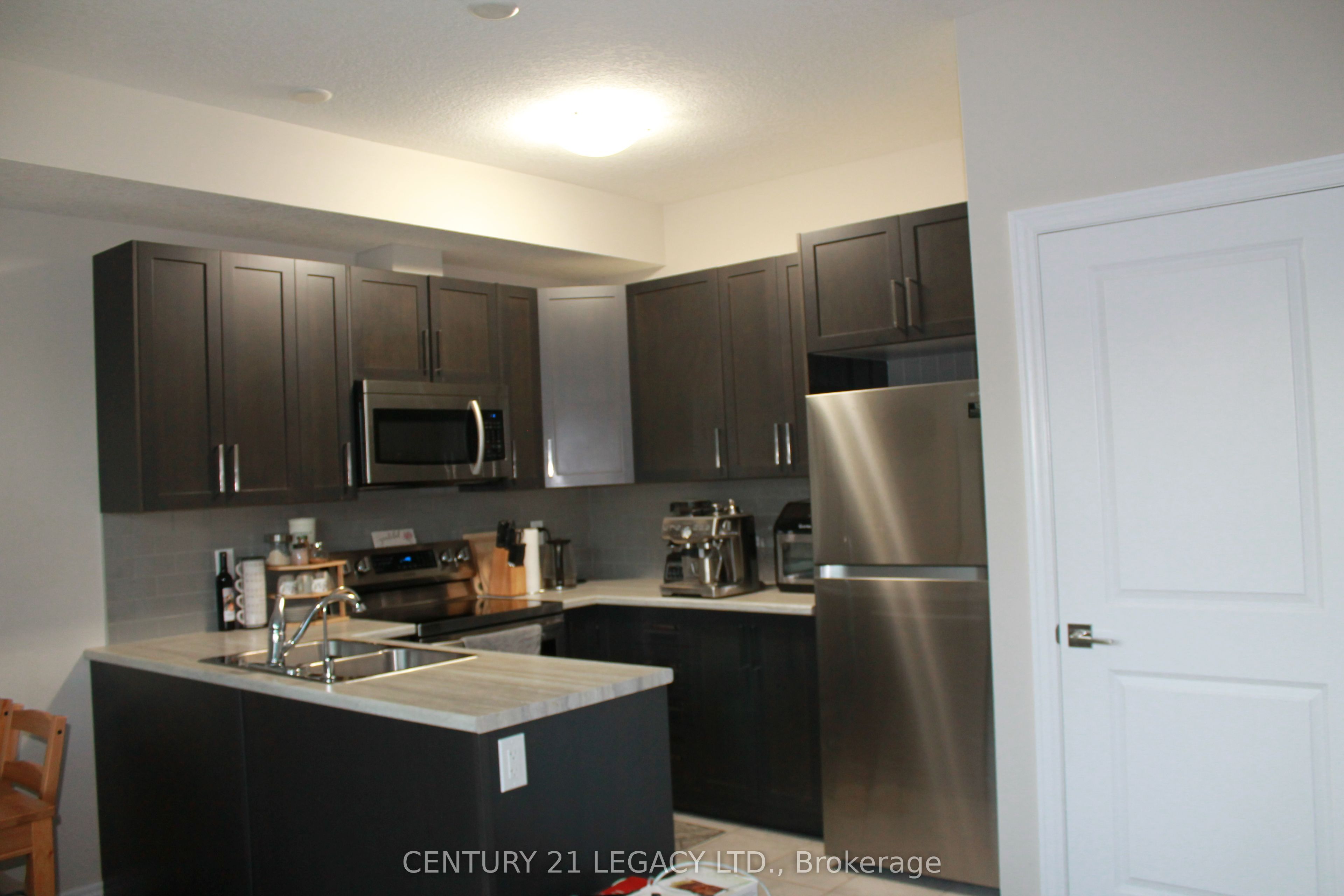 445 Ontario Street E 54 Property Photo 8