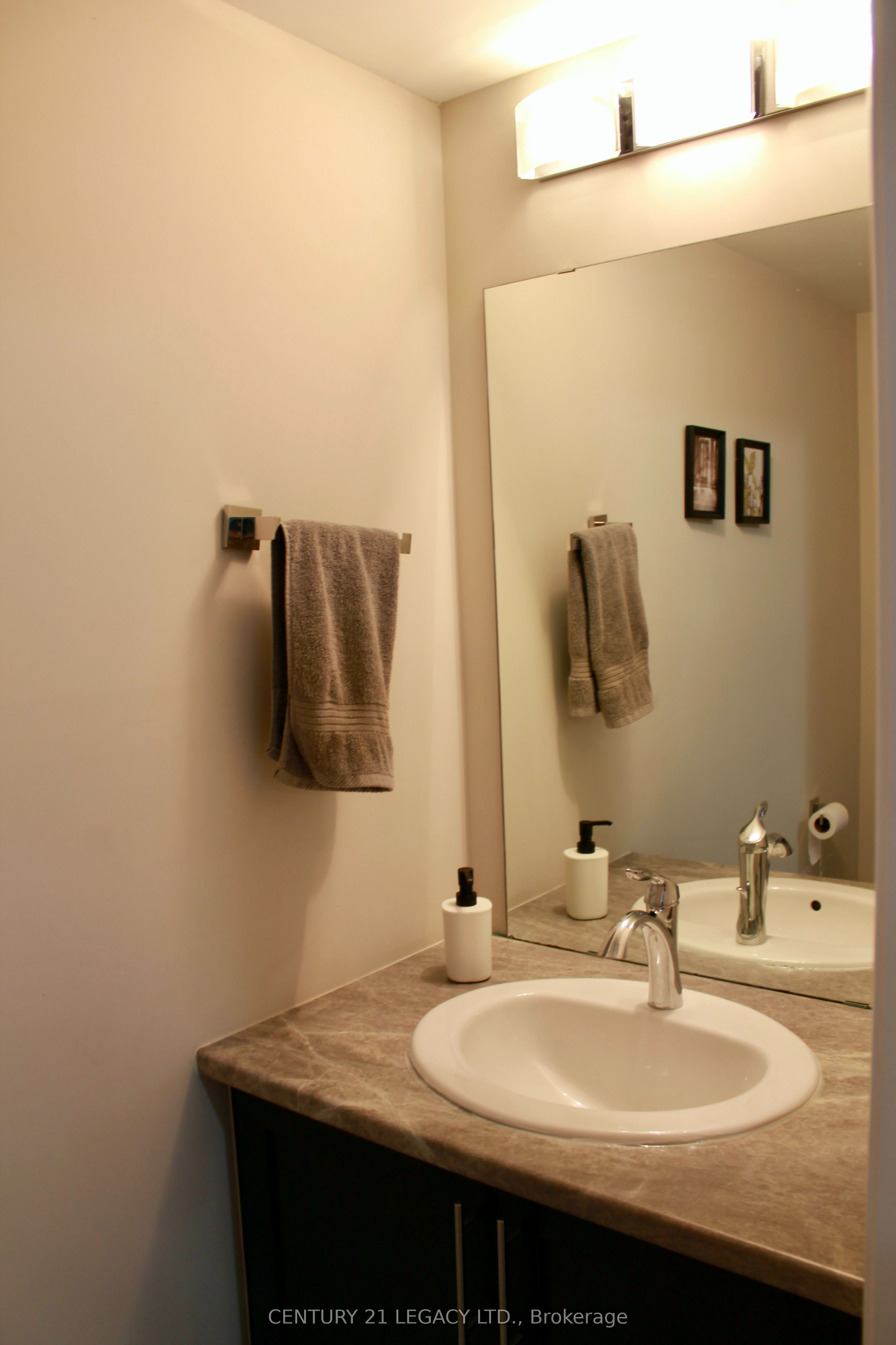 445 Ontario Street E 54 Property Photo 27