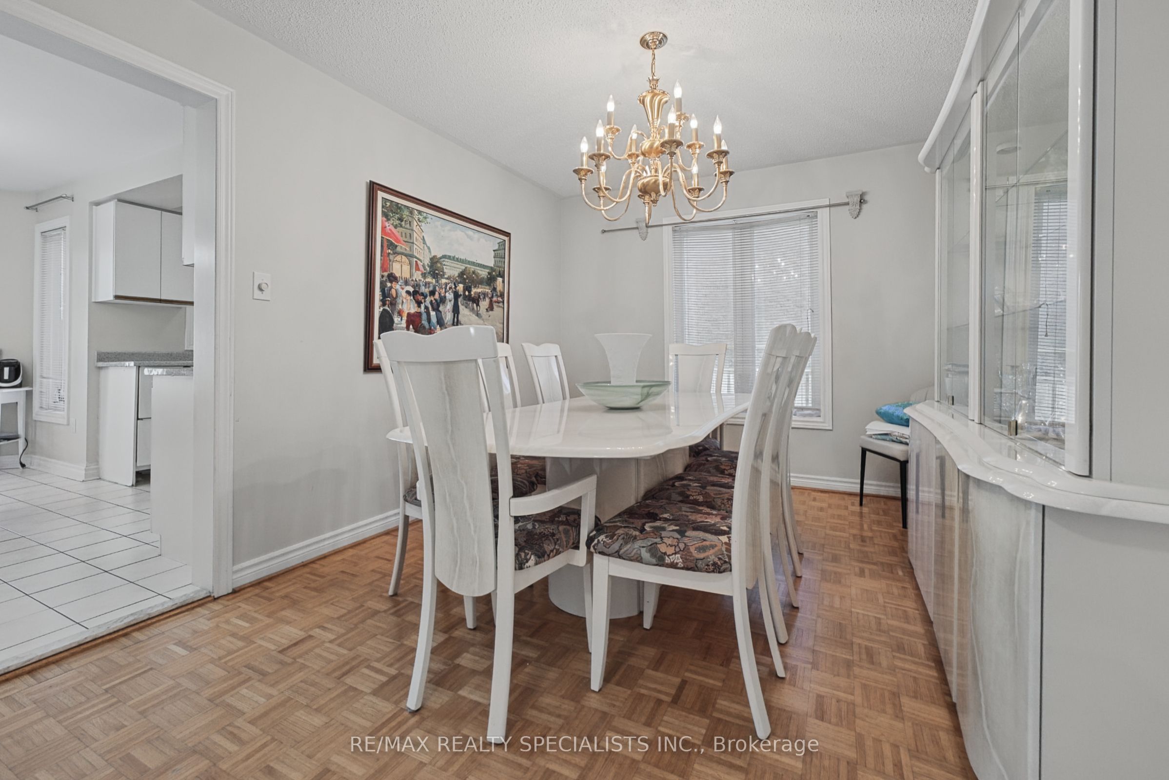 1099 Thoresby Drive Property Photo 13
