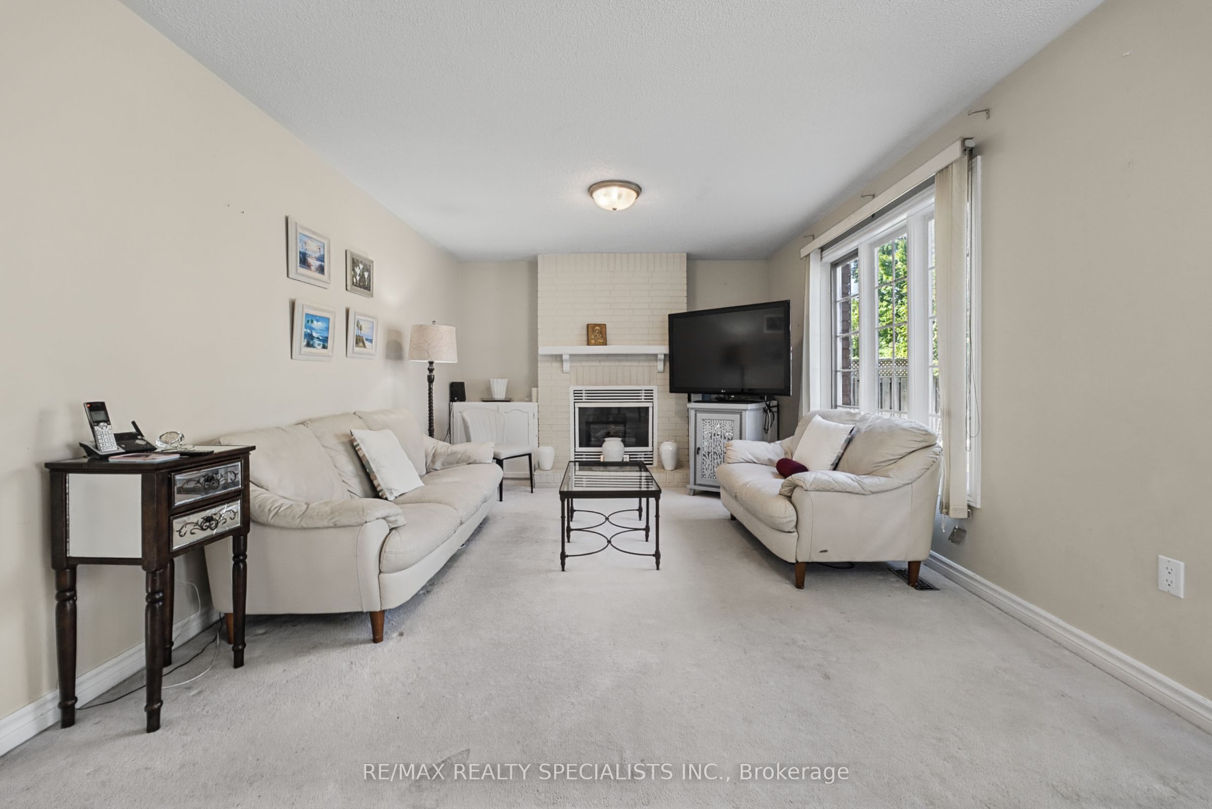 1099 Thoresby Drive Property Photo 16