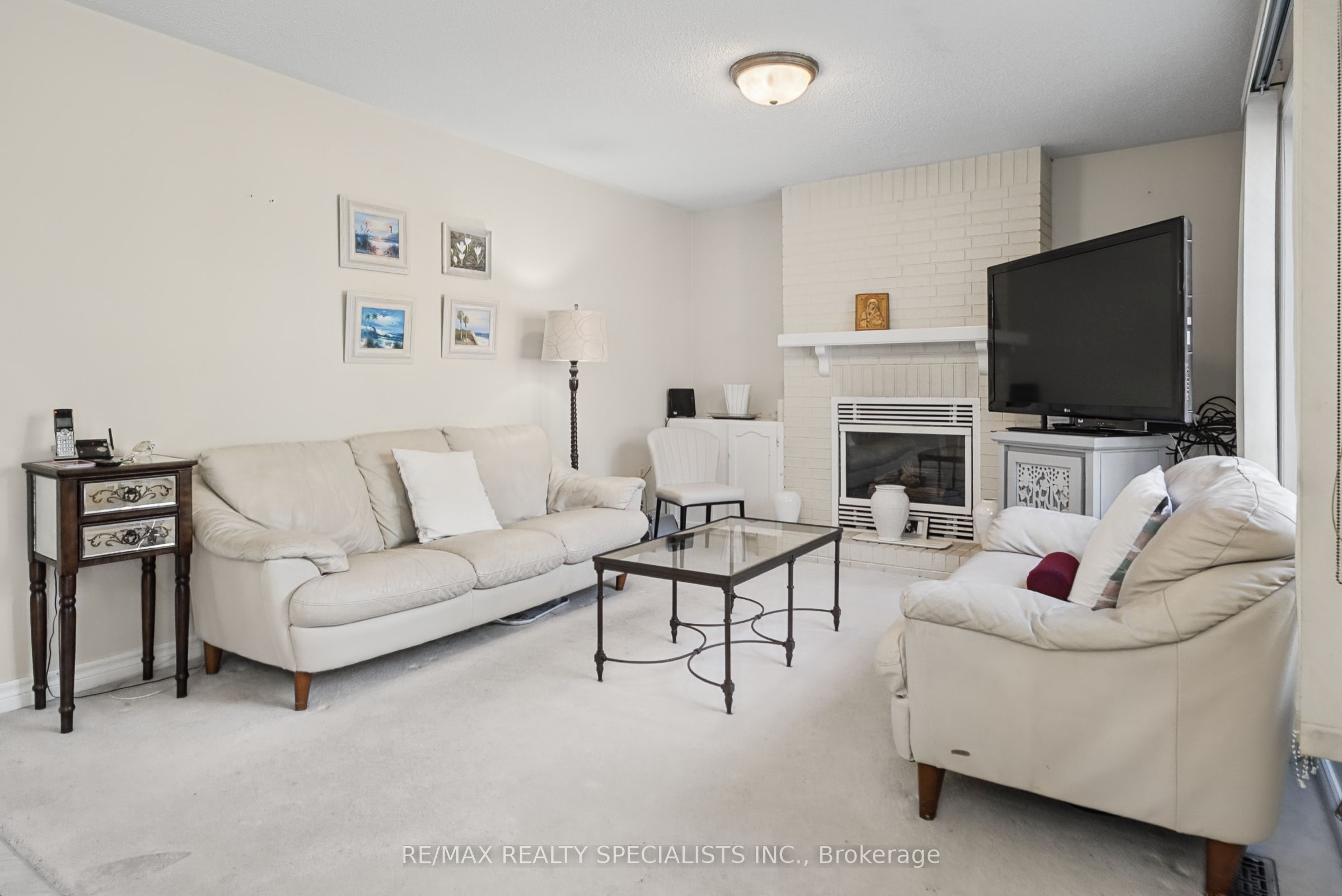 1099 Thoresby Drive Property Photo 17