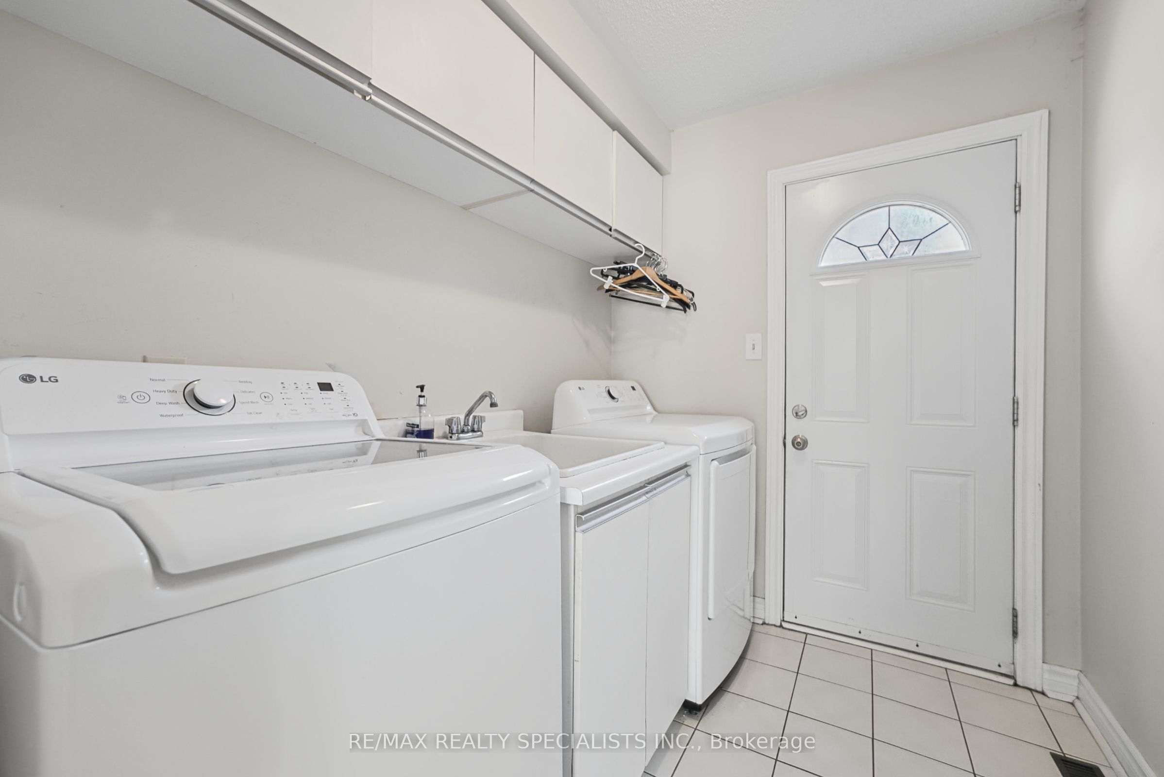 1099 Thoresby Drive Property Photo 26
