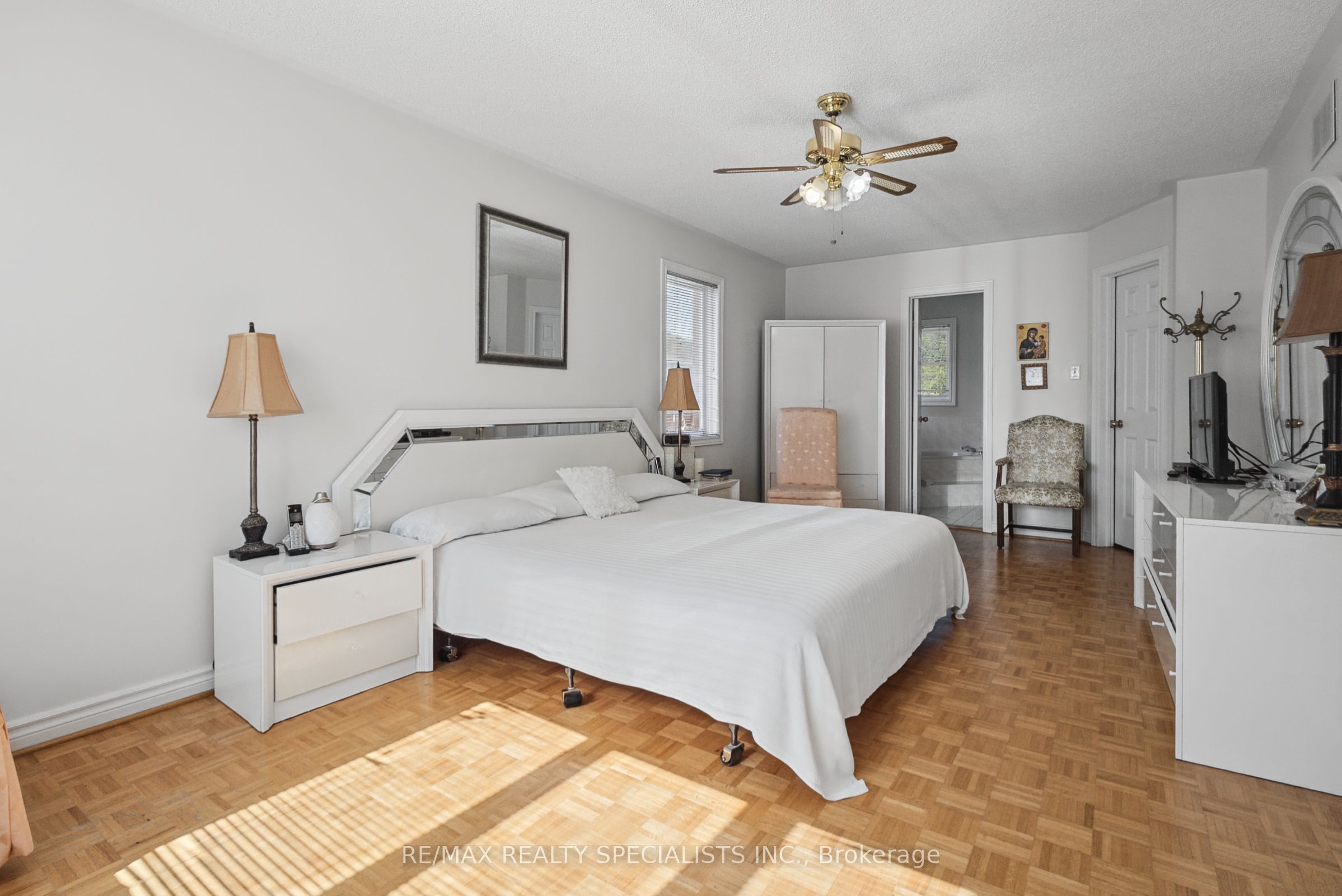1099 Thoresby Drive Property Photo 28