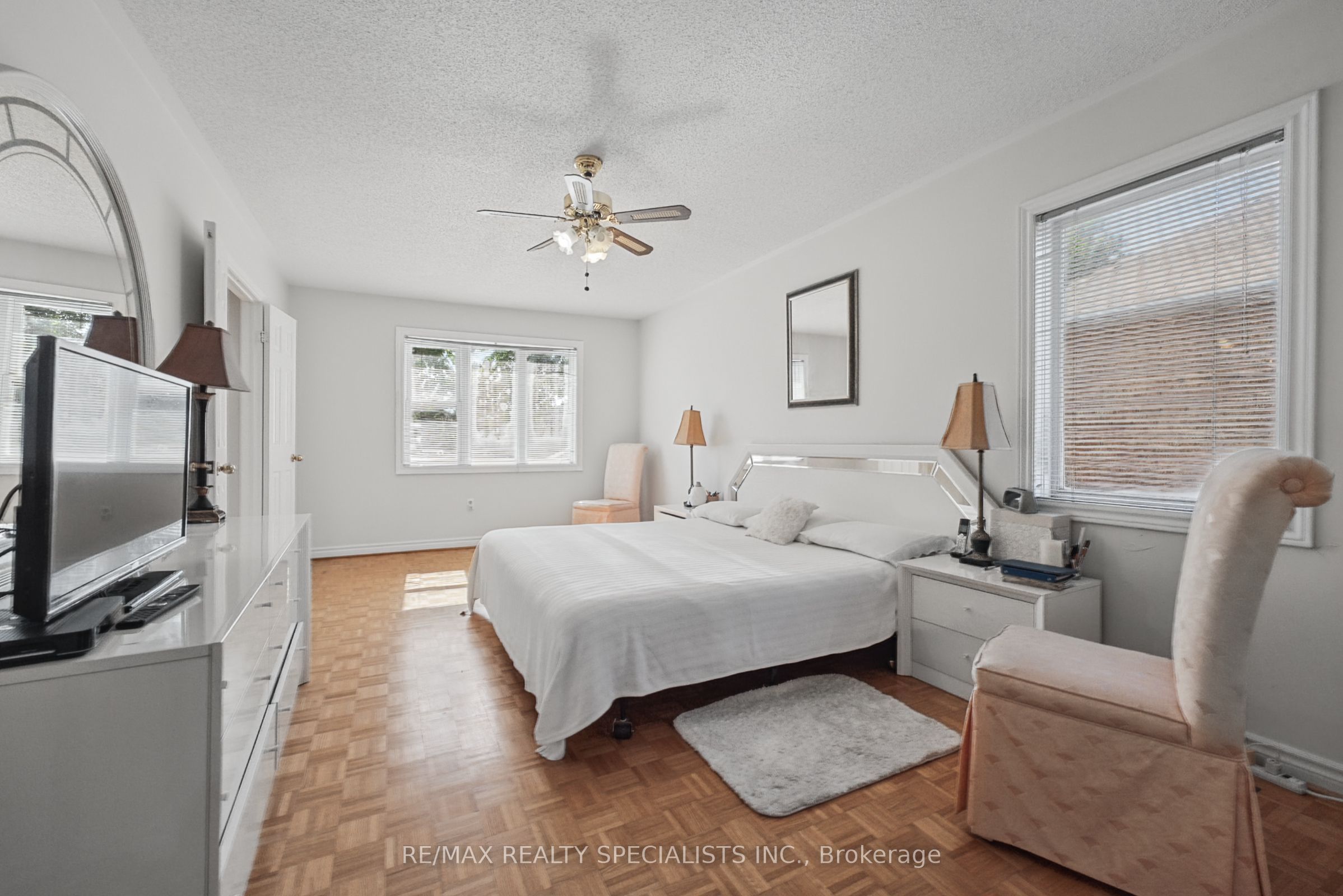 1099 Thoresby Drive Property Photo 30