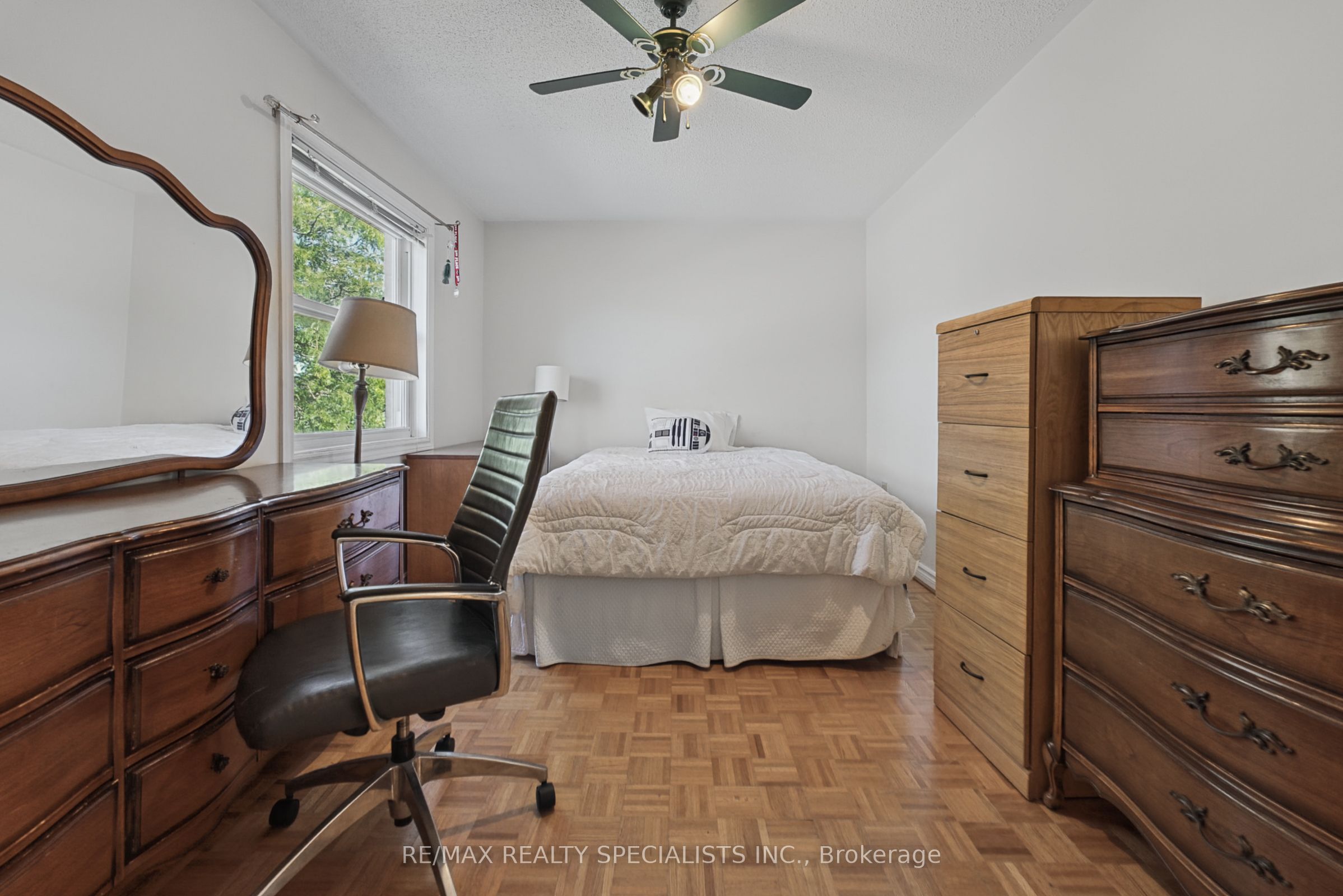 1099 Thoresby Drive Property Photo 37